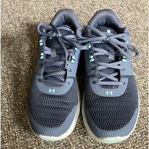 Ladies size 8.5 under armour sneakers